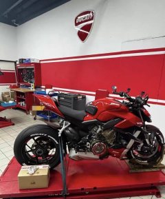 Ducati Street Fighter V4 1100 cc - ფოტო 9