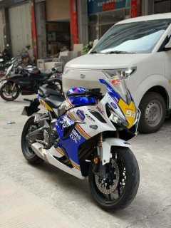 Honda CBR650R - ფოტო 1