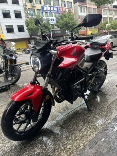 Honda CB400F - photo 3