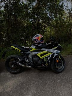 Triumph Daytona 660 - ფოტო 2