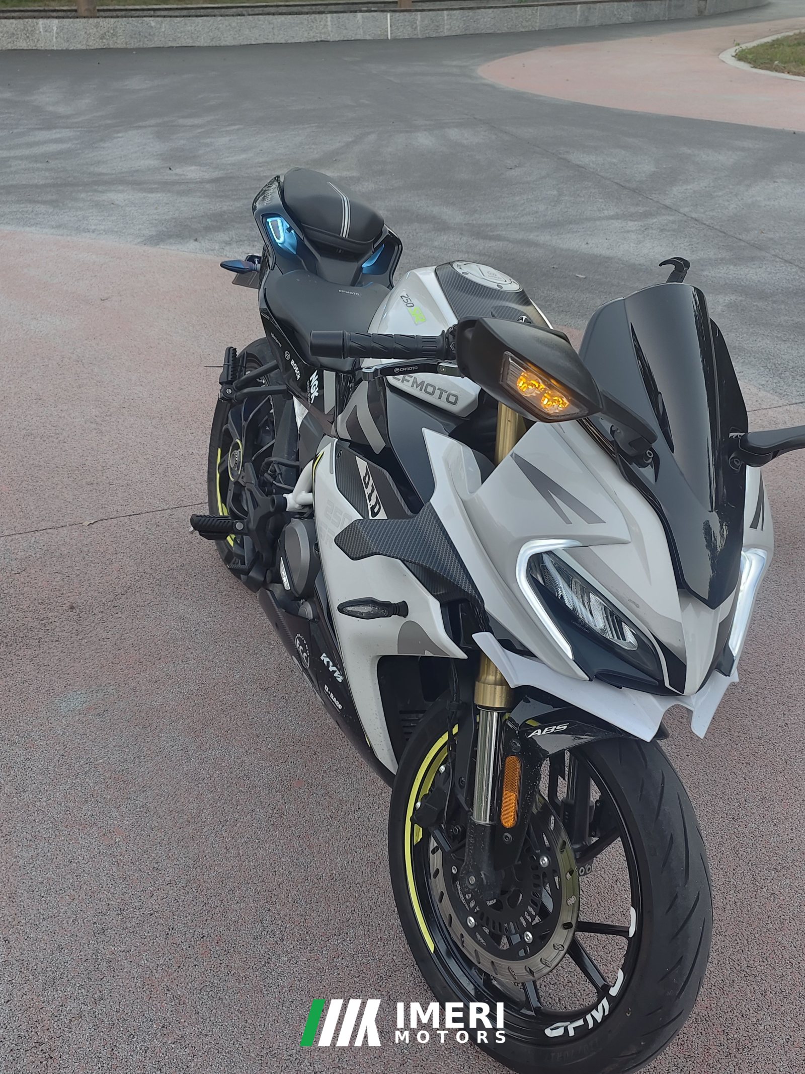 2022 CFMOTO 250SR