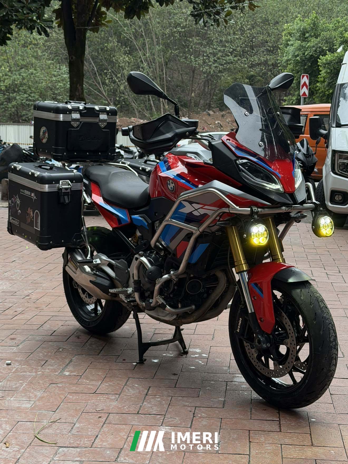 2023 BMW F 900 XR