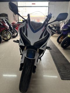 Honda CBR650R - ფოტო 2