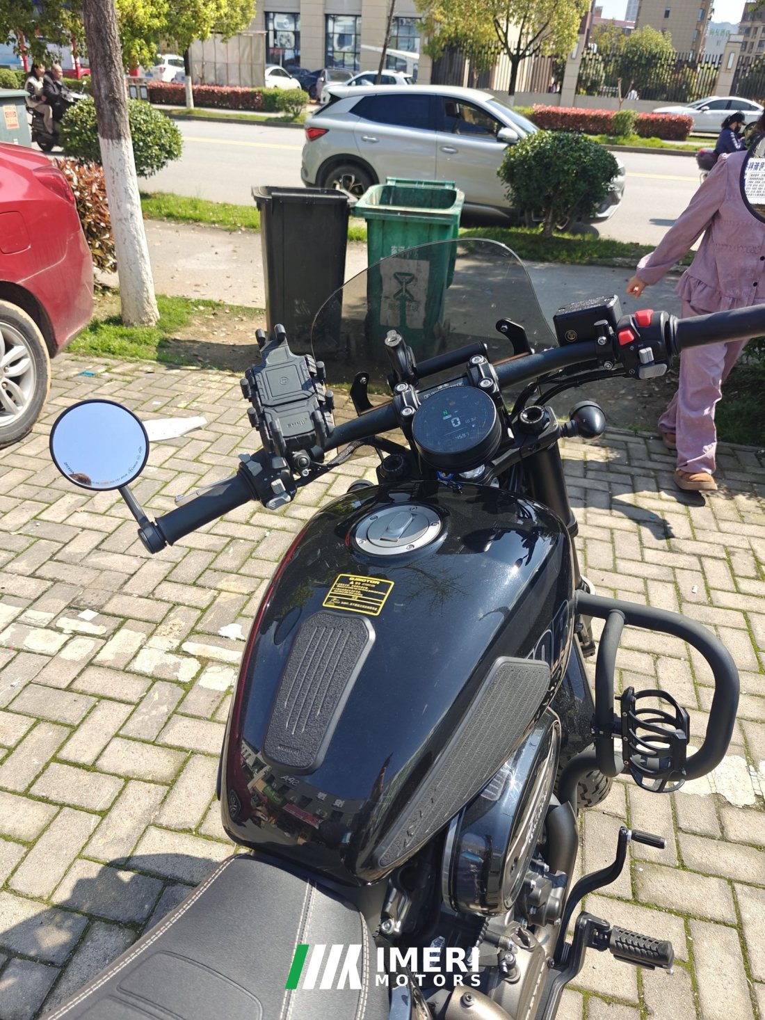 QJMOTOR 350 - motorcycle from China