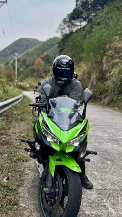 Kawasaki Ninja 400 - ფოტო 1