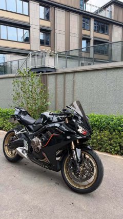 Honda CBR650R - ფოტო 3