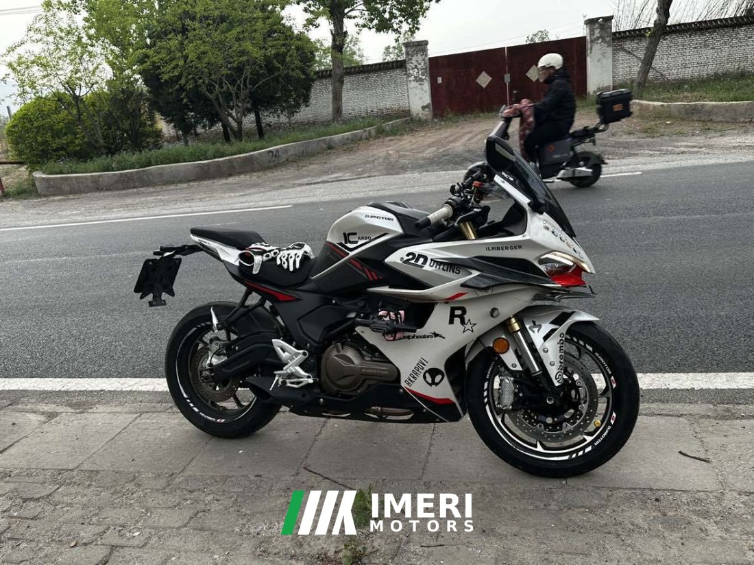 QJMOTOR Roewe i5 550 / Sai 550 *(Context-dependent, usually referring to the motorcycle "Sai 550" or Roewe car v - motorcycl…