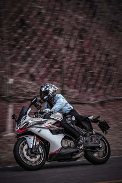 QJMOTOR Roewe i5 550 / Sai 550 *(Context-dependent, usually referring to the motorcycle "Sai 550" or Roewe car v - photo 2