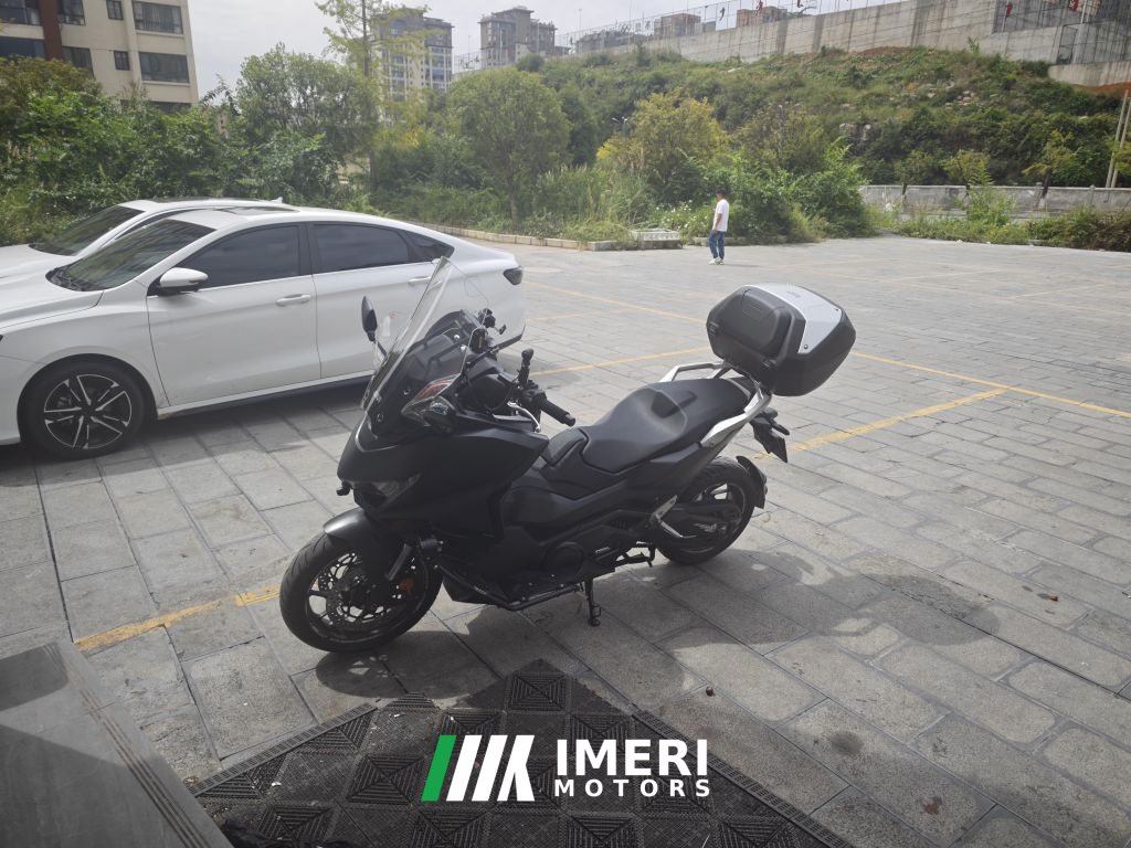 2025 Honda NSS750