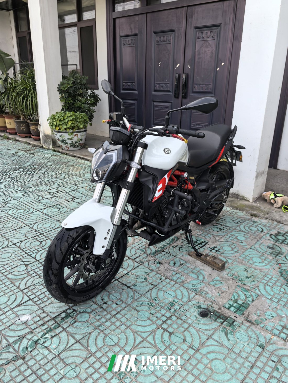 Benelli TNT 300 / BN 302S - мотоцикл из Китая