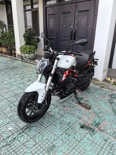 Benelli TNT 300 / BN 302S - фото 1