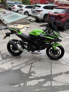 Kawasaki Ninja 400 - ფოტო 4