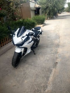 Honda CBR400R - photo 6