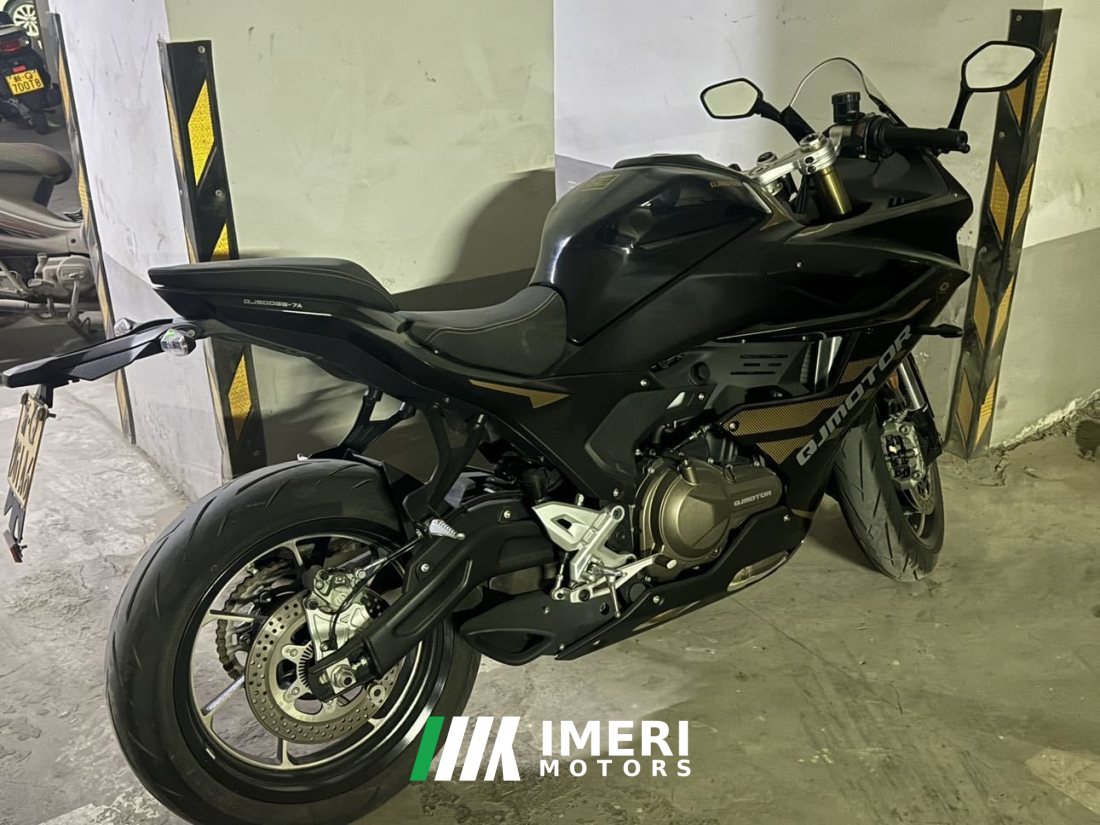 QJMOTOR Roewe i5 550 / Sai 550 *(Context-dependent, usually referring to the motorcycle "Sai 550" or Roewe car v - motorcycl…