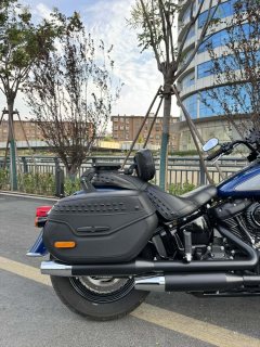 Harley-Davidson Heritage Classic 1870 cc - ფოტო 3