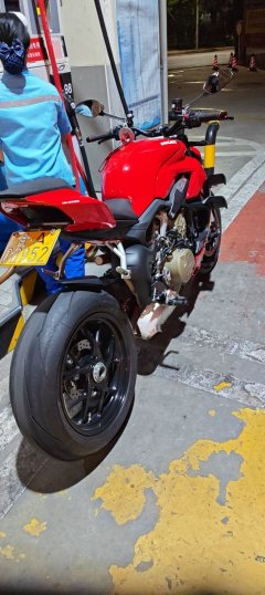 Ducati Street Fighter V4 1100 cc - ფოტო 10
