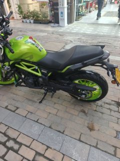 Benelli TNT 300 / BN 302S - photo 2