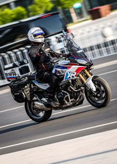 BMW F 900 XR - ფოტო 1
