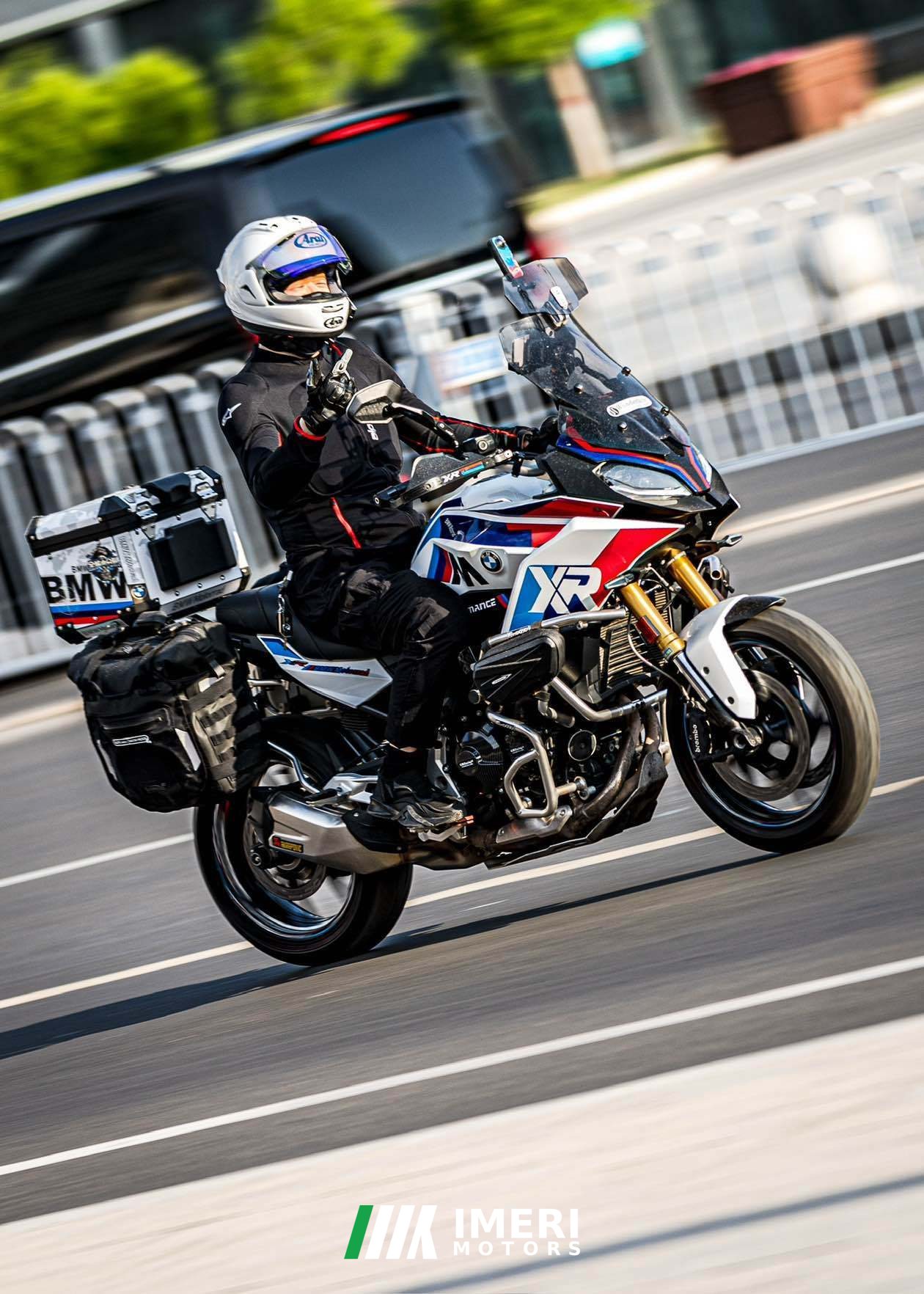 2021 BMW F 900 XR
