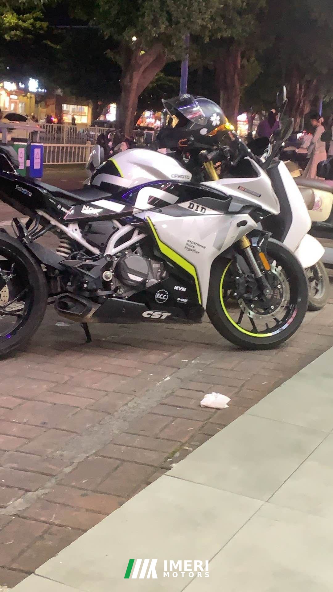2022 CFMOTO 250SR