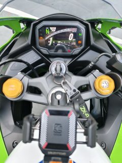 Kawasaki ZX-4R 400 cc - ფოტო 9