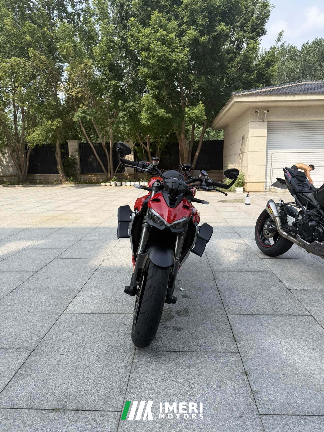 2022 Ducati Street Fighter V2 950 cc
