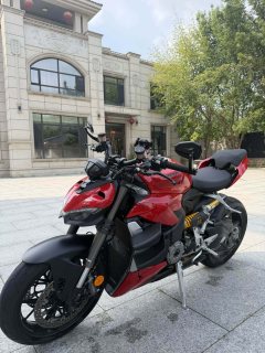 Ducati Street Fighter V2 950 cc - ფოტო 3