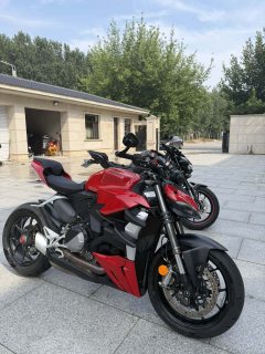 Ducati Street Fighter V2 950 cc - ფოტო 4