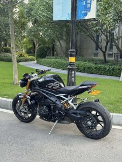 Triumph Speed Triple 1200 - ფოტო 2