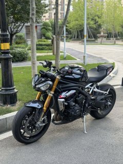 Triumph Speed Triple 1200 - ფოტო 3