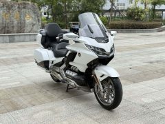 Honda Gold Wing GL1800 - ფოტო 1