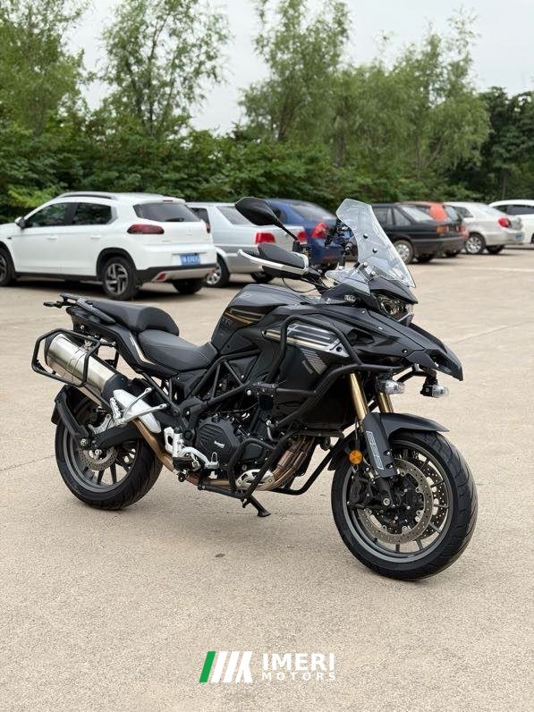 2025 Benelli TRK552 550 cc