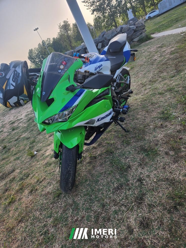 Kawasaki ZX-4R 400 cc - мотоцикл из Китая