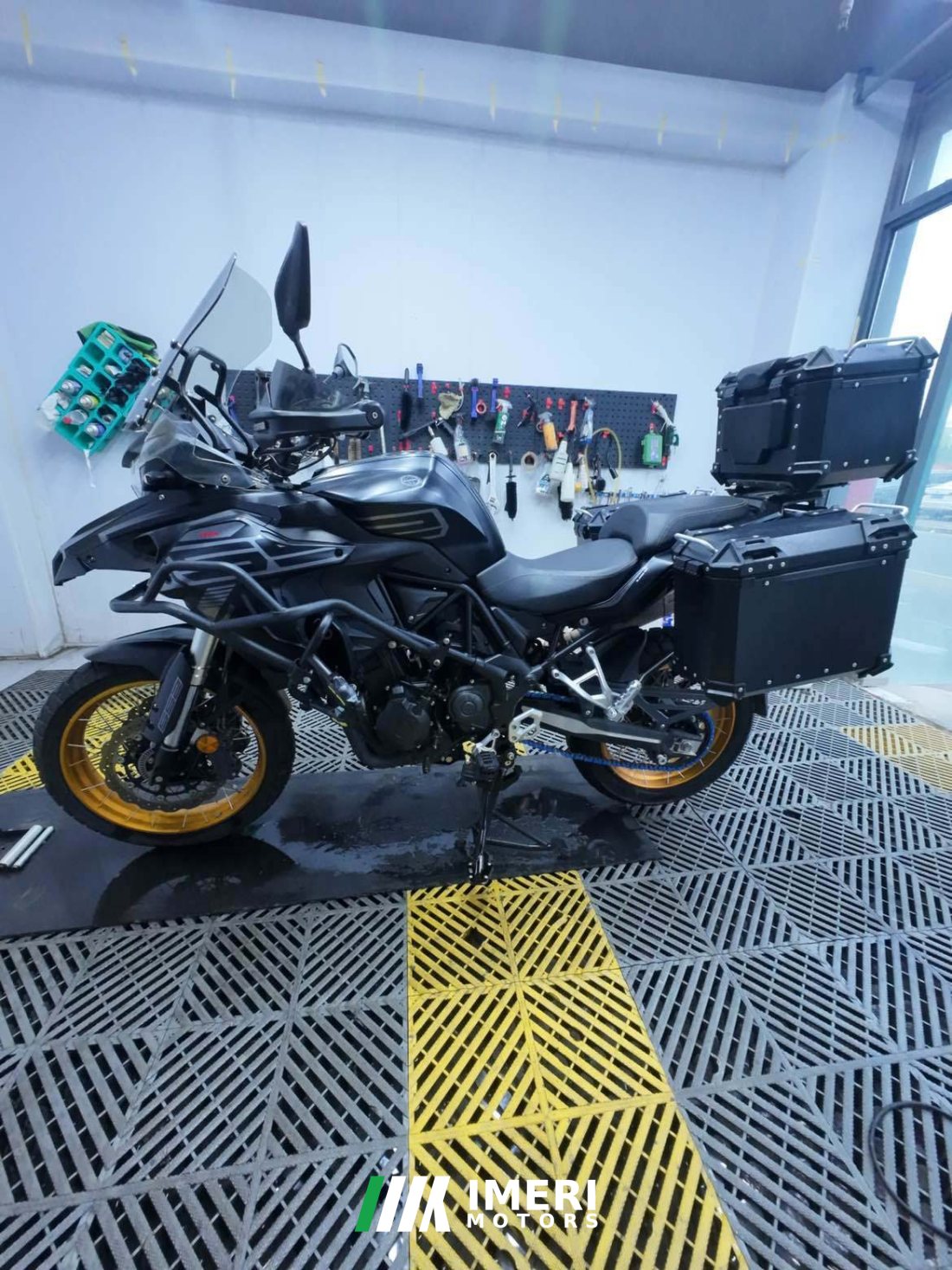 Benelli TRK552 550 cc - მოტოციკლი ჩინეთიდან