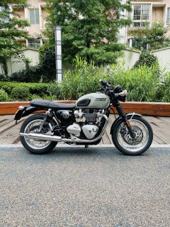 Triumph Bonneville T120 1200 cc - ფოტო 4
