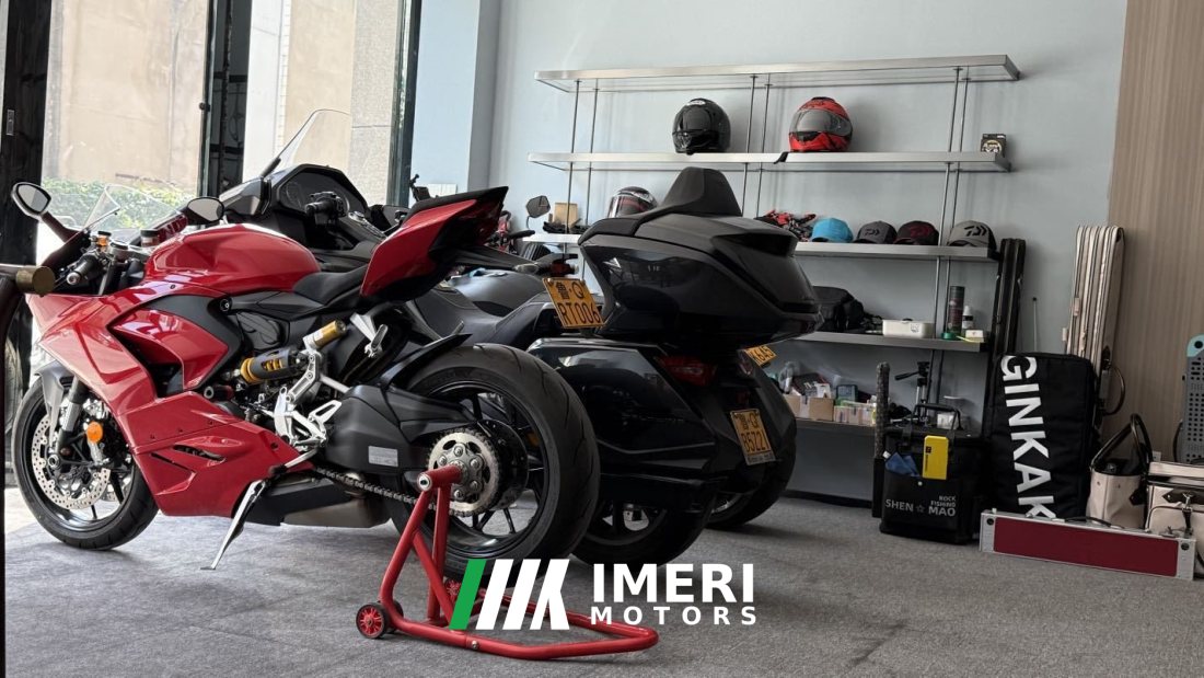 Ducati Panigale V2 955 cc - motorcycle from China