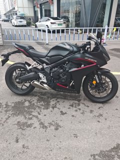 Honda CBR650R - ფოტო 1