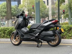 Yamaha XMAX 300 cc - photo 6