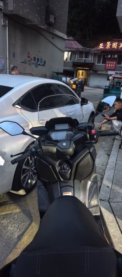 Yamaha XMAX 300 cc - ფოტო 4