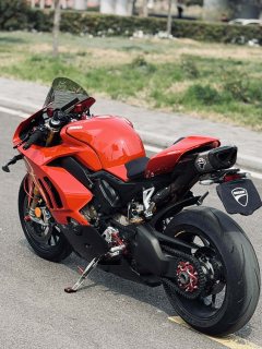Ducati Panigale V4 1100 cc - ფოტო 9