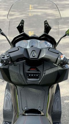 KYMCO AK550 - ფოტო 8