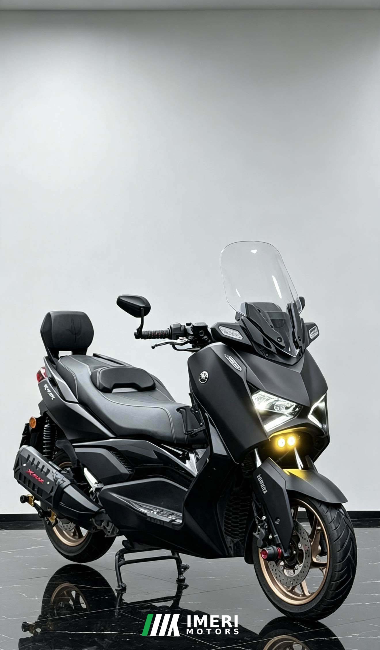 2025 Yamaha XMAX 300 cc