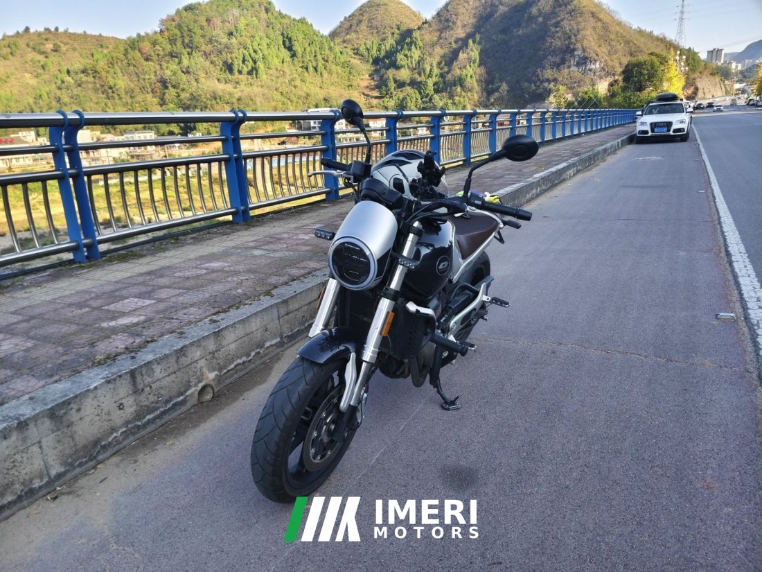 QJMOTOR Escape 550 - მოტოციკლი ჩინეთიდან