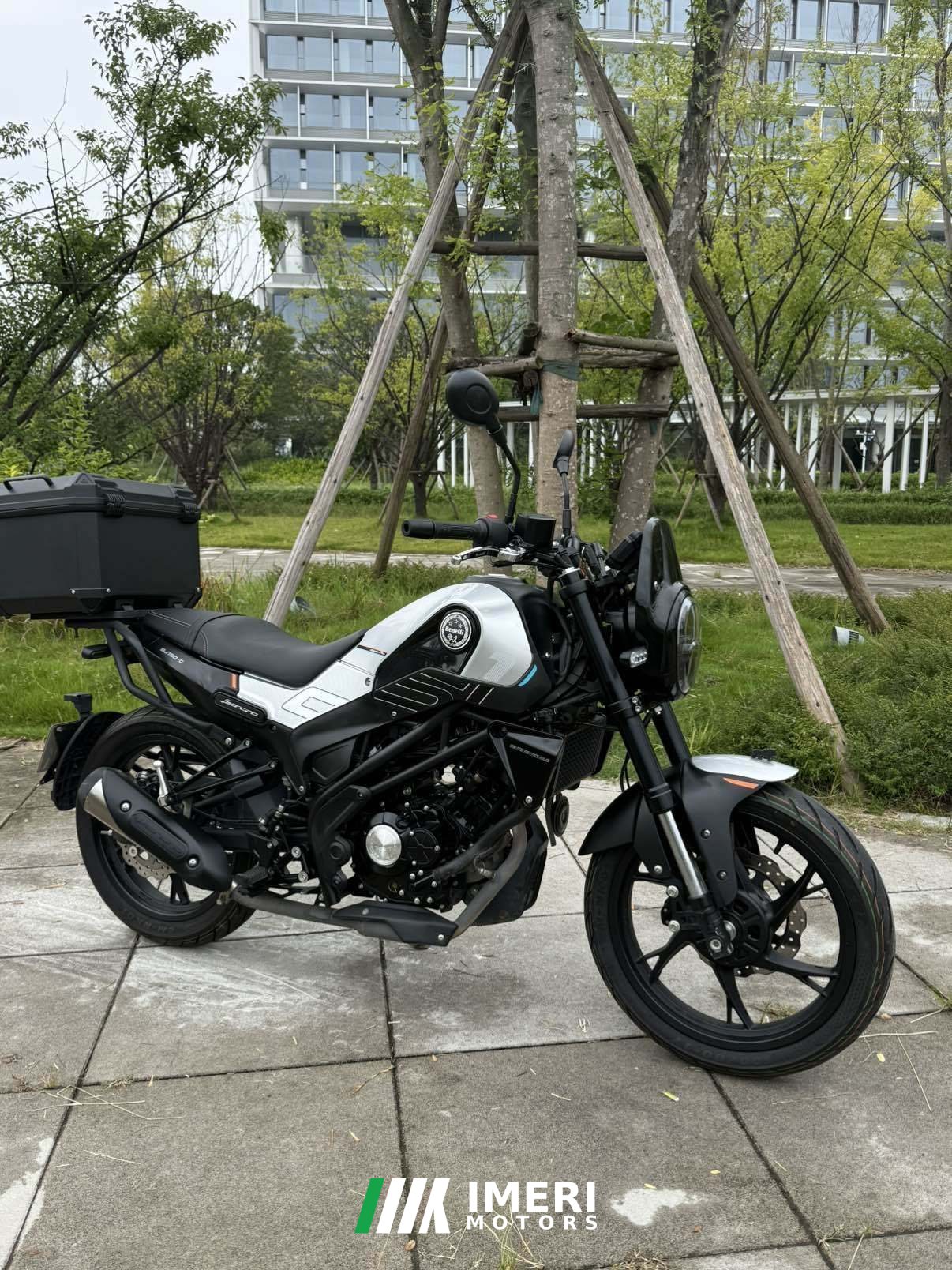 2022 Benelli Leoncino 150
