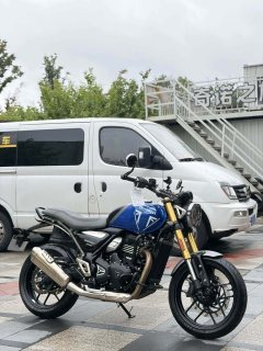 Triumph Speed 400 - ფოტო 1