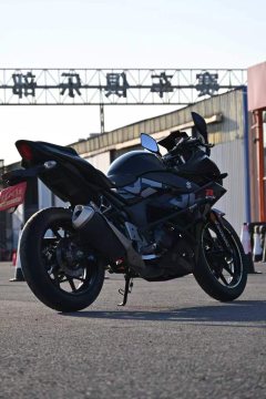 Haojue Suzuki GSX250R - photo 3