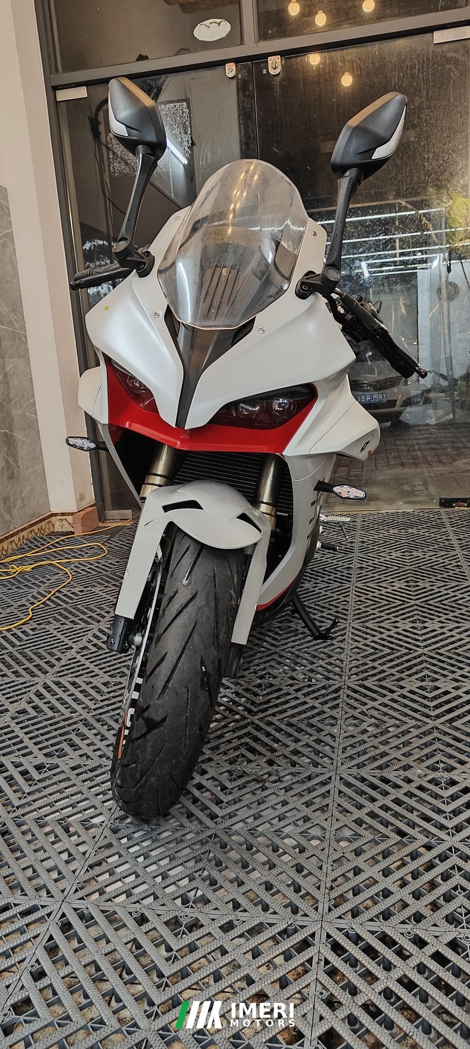 QJMOTOR Roewe i5 550 / Sai 550 *(Context-dependent, usually referring to the motorcycle "Sai 550" or Roewe car v - motorcycl…
