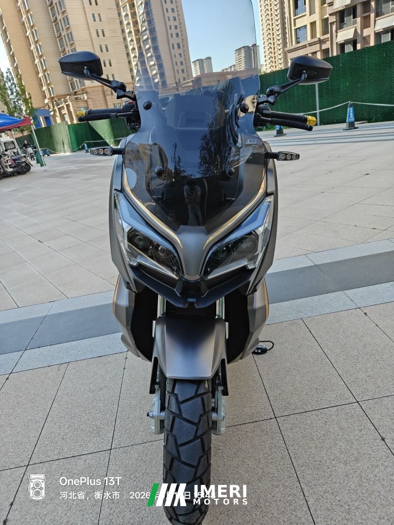 QJMOTOR Hong 150ADV - მოტოციკლი ჩინეთიდან