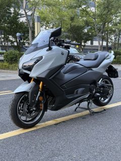 Yamaha TMAX 560 cc - ფოტო 4