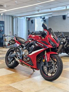 Honda CBR650R - photo 1